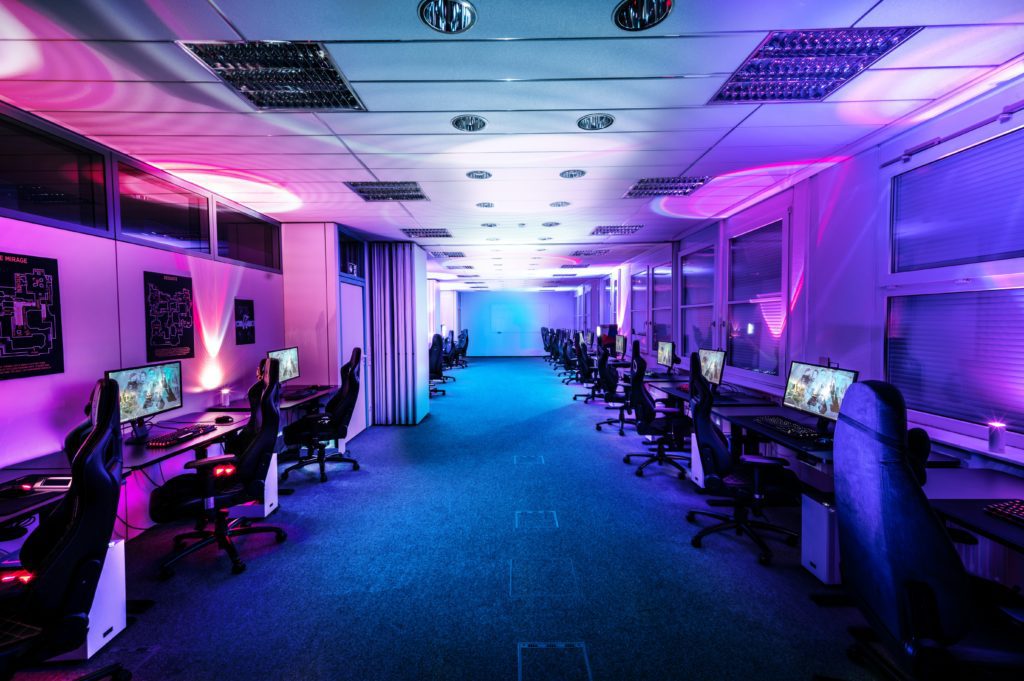 Work Hard & Be Nice To Build Your Career - Animation Studio